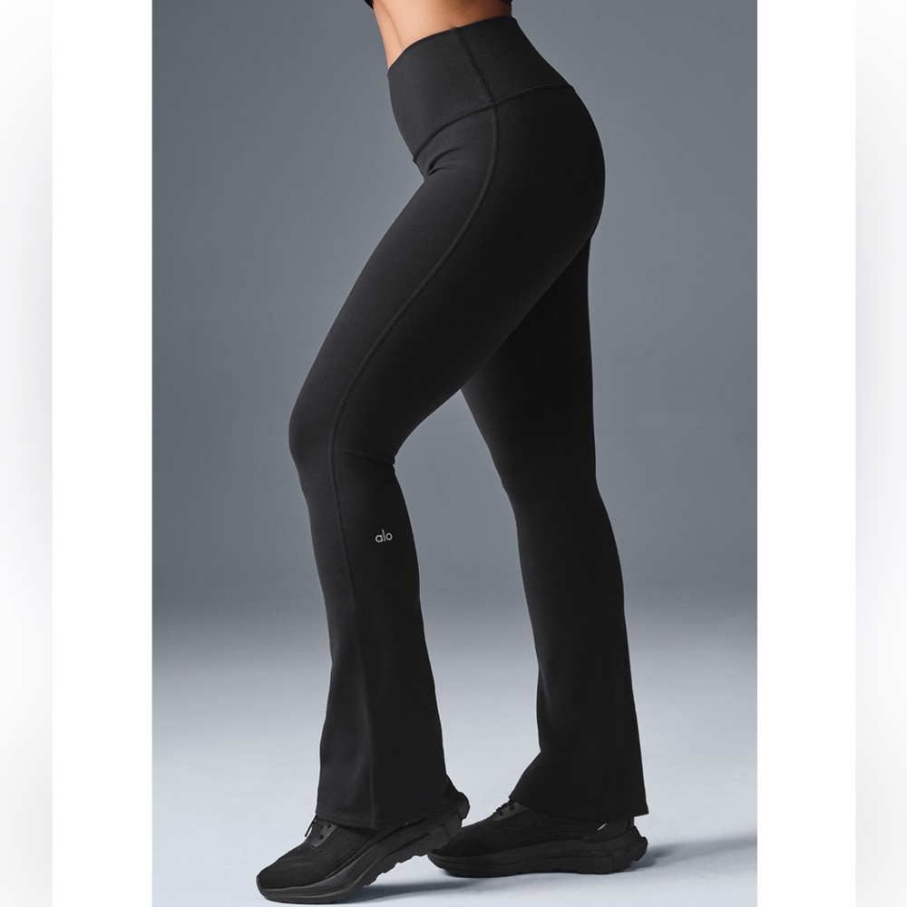 ALO Yoga Airbrush High-Waisted Bootcut Legging -Black  24”